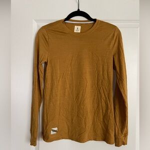 Tracksmith Woman’s Harrier Long Sleeve- size small